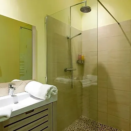 Nocleg ze śniadaniem L'ilot Vignes 4*